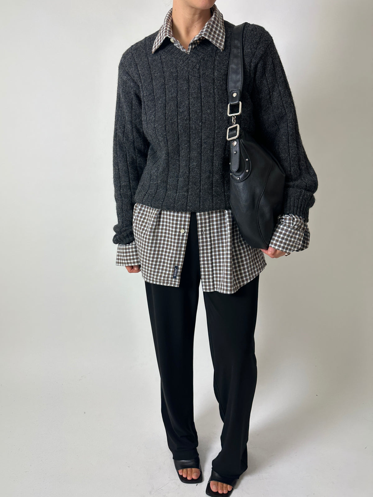 Wool v-neck jumper | Dark grey
