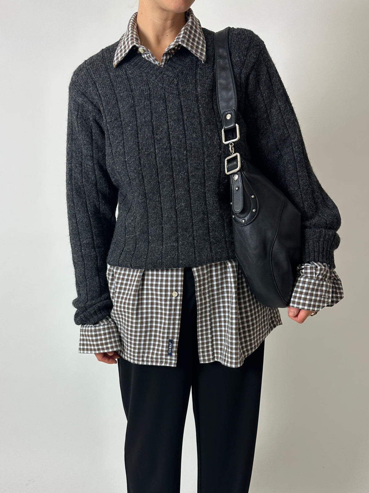 Wool v-neck jumper | Dark grey