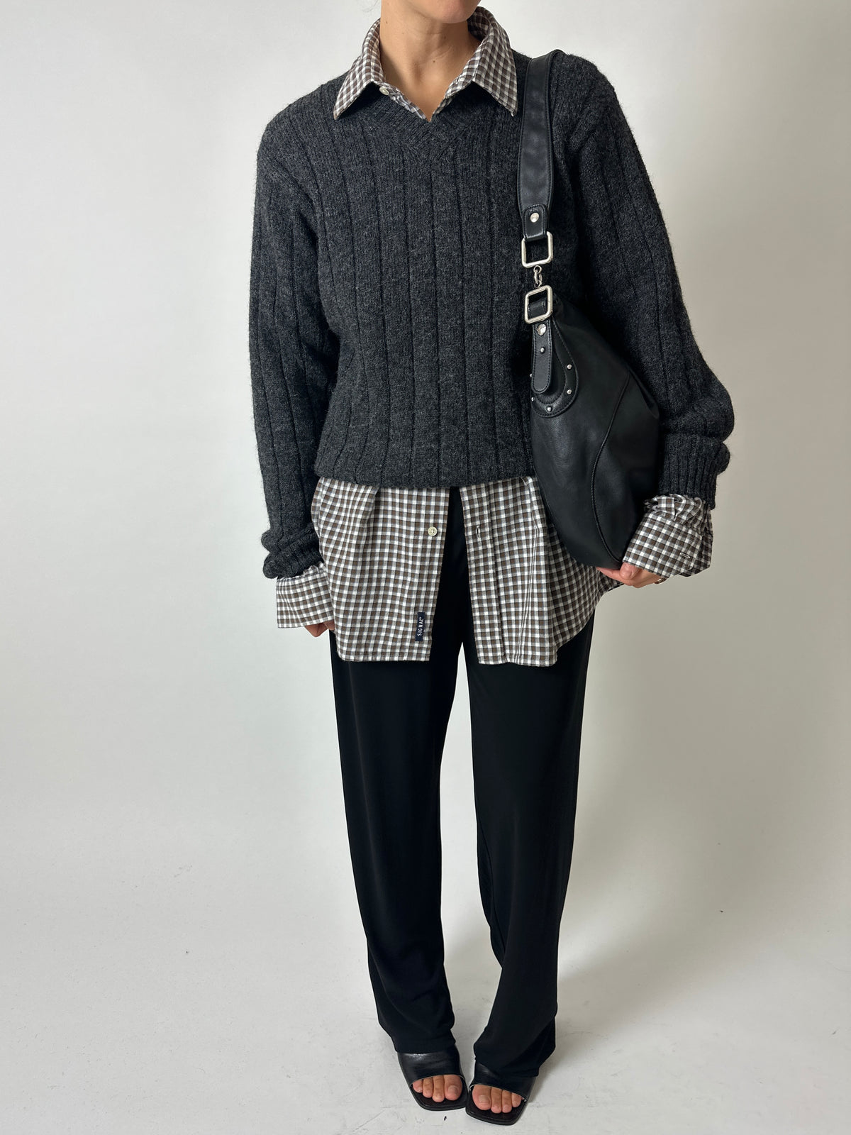Wool v-neck jumper | Dark grey