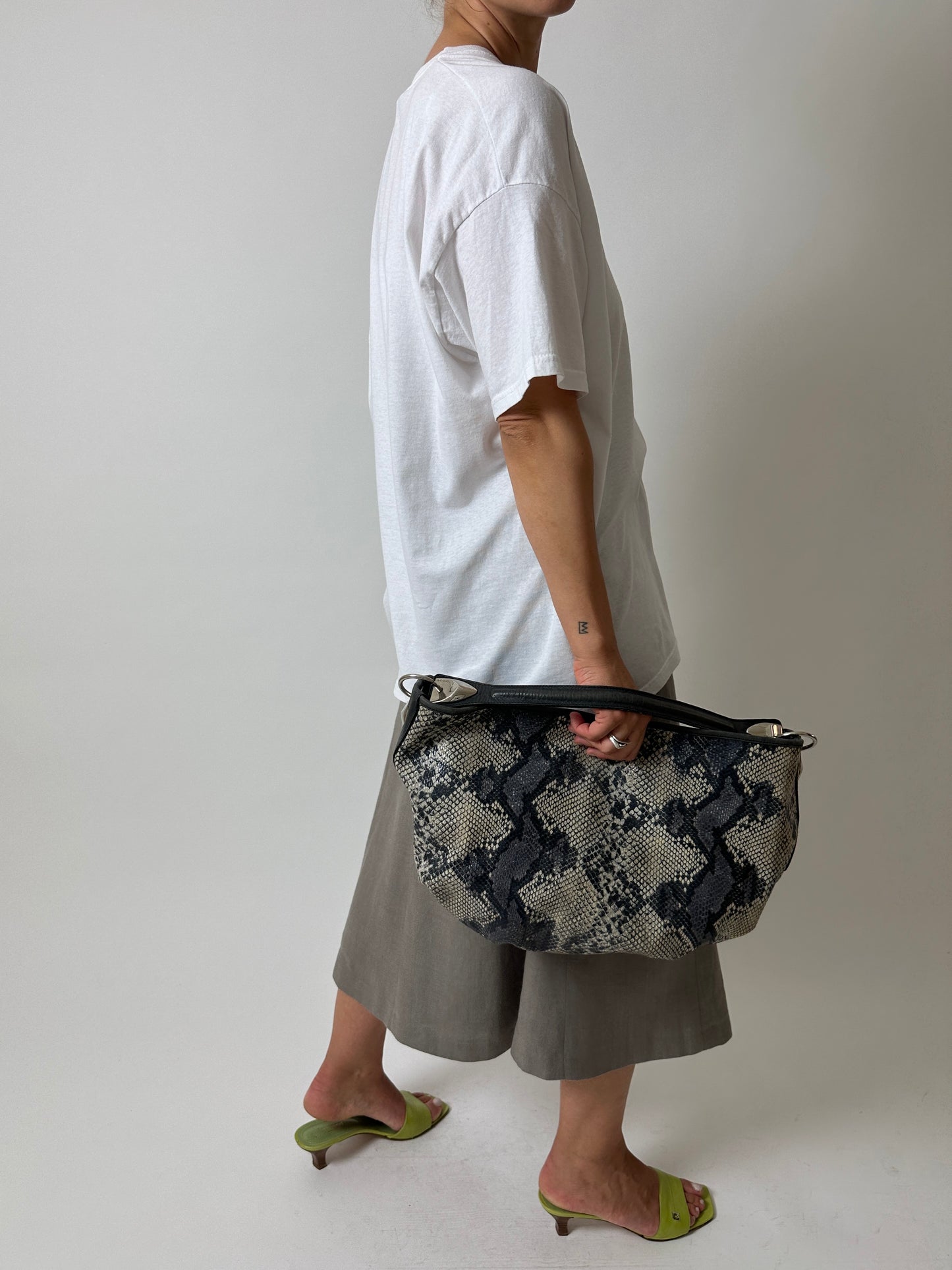 Snake embossed leather bag | Grey