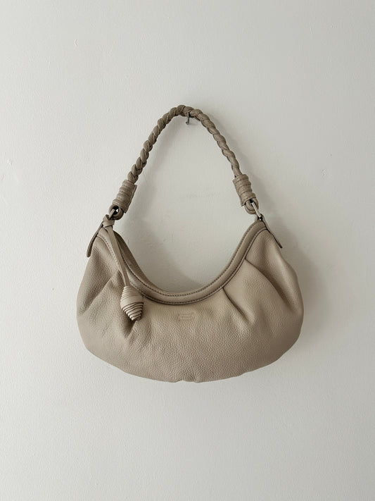 Leather shoulder bag | Stone