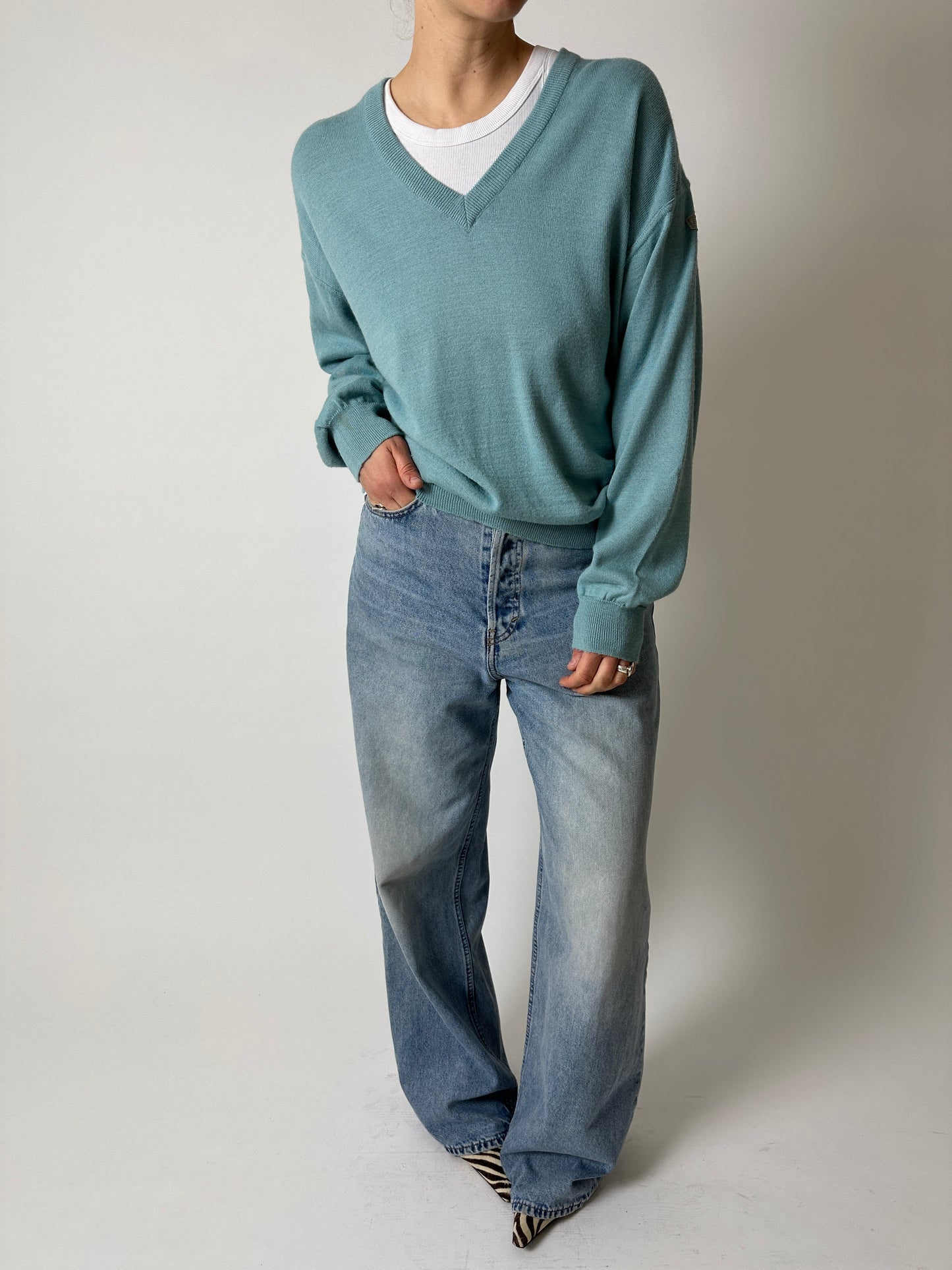 Wool blend v-neck sweater | Soft Turquoise