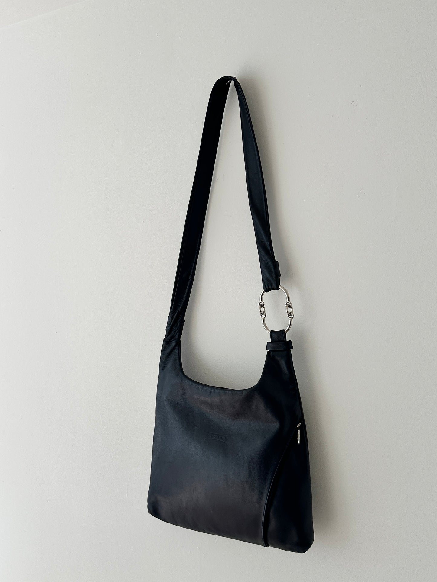 Leather crossbody/ shoulder bag | Black