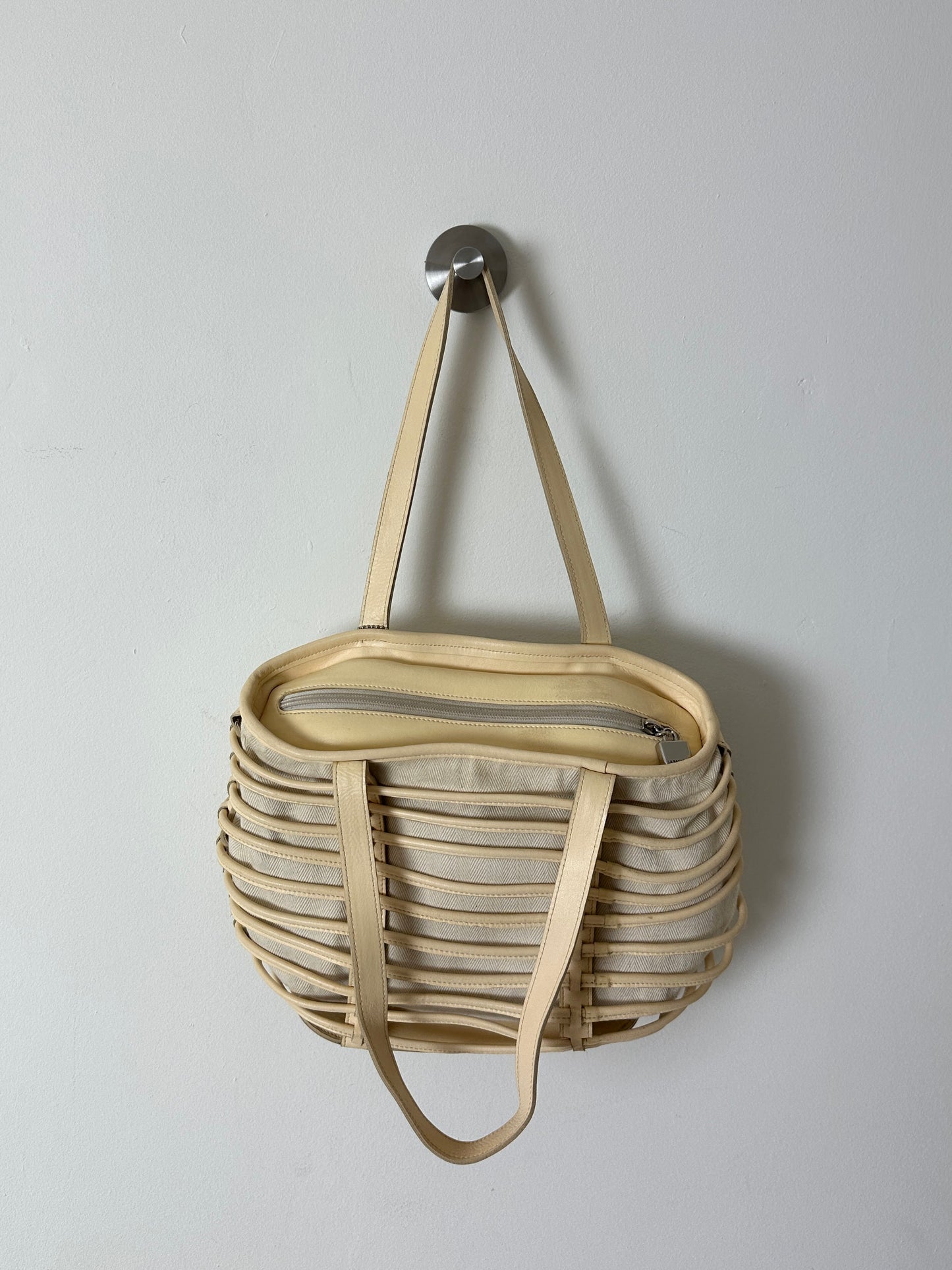 Leather shoulder bag | Butter cream