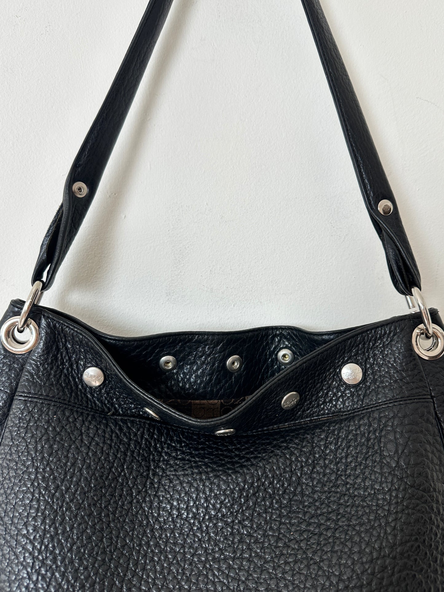 Leather shoulder bag | Black