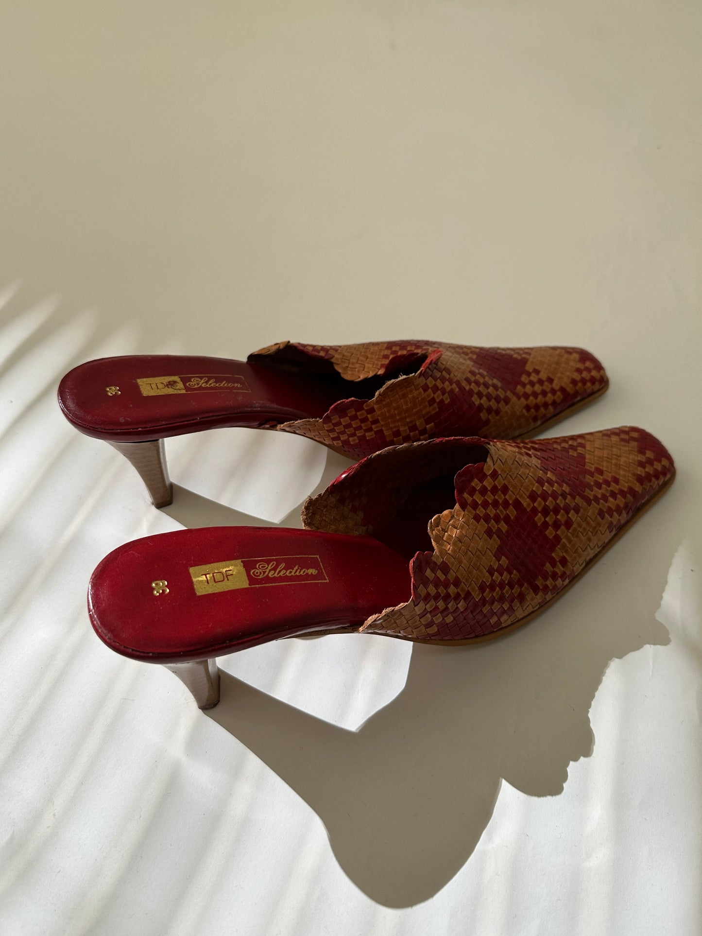 Leather woven mules | Red / Beige