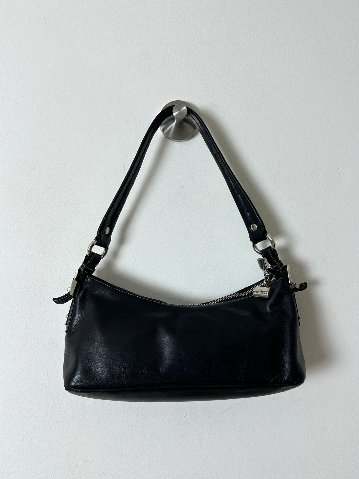 Leather shoulder bag | Black