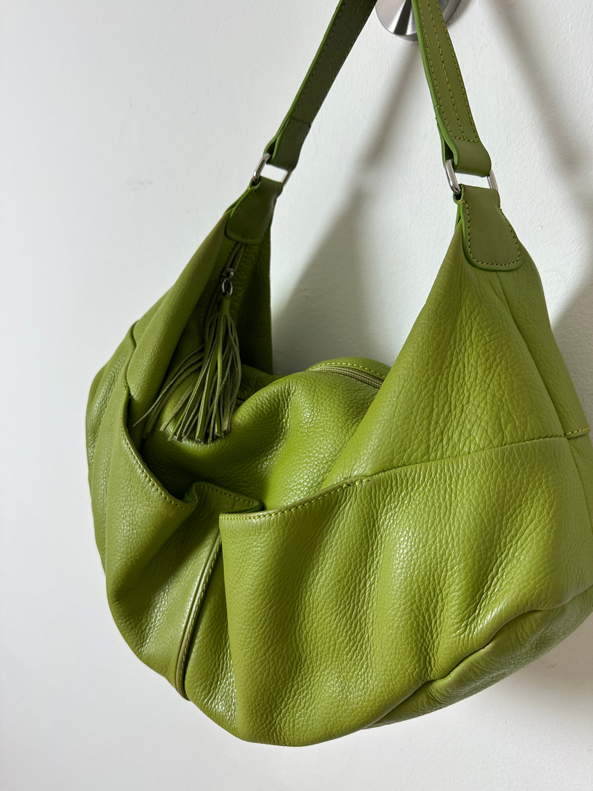 Leather shoulder bag | Apple green