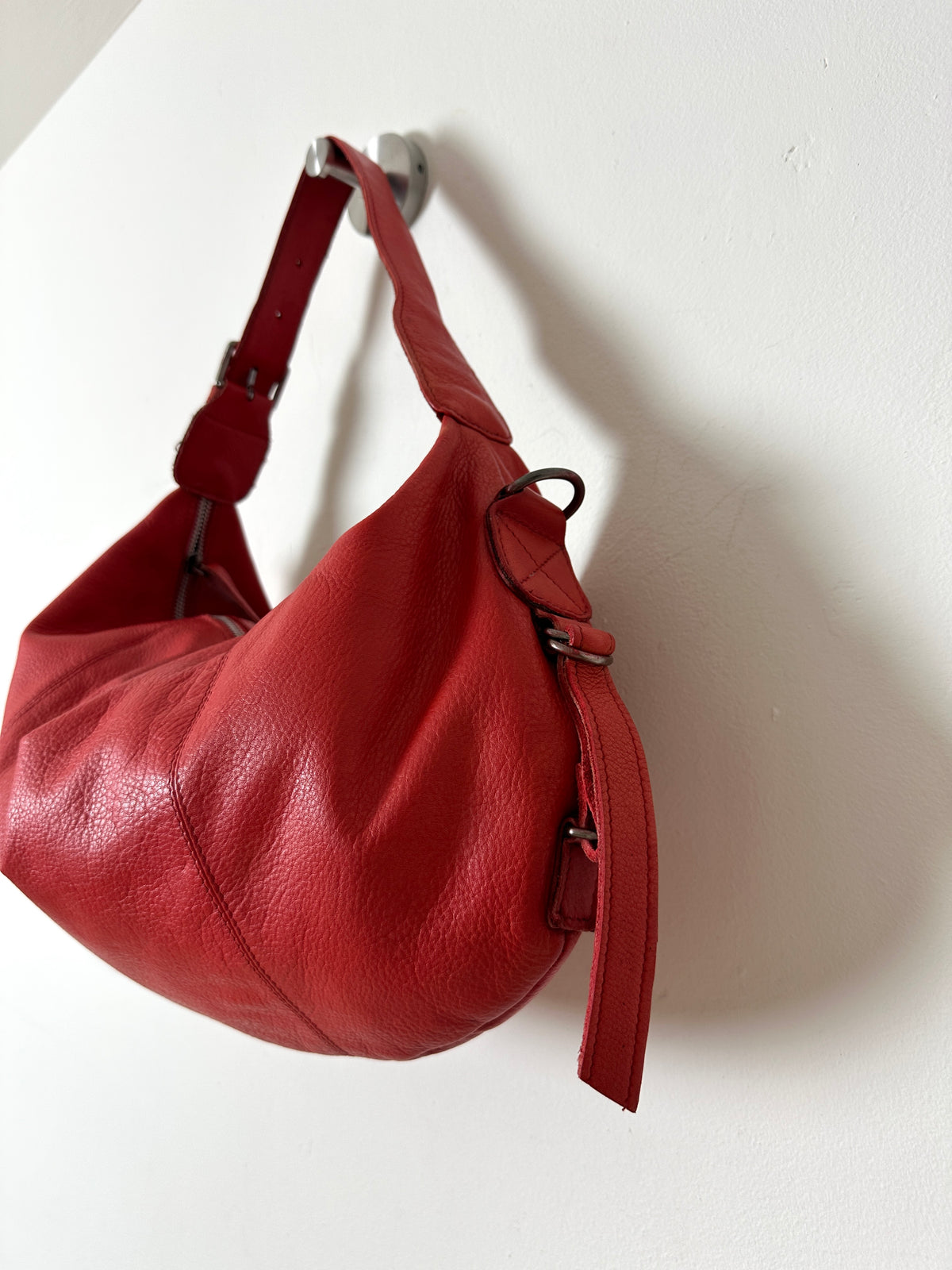 Leather shoulder bag | Red