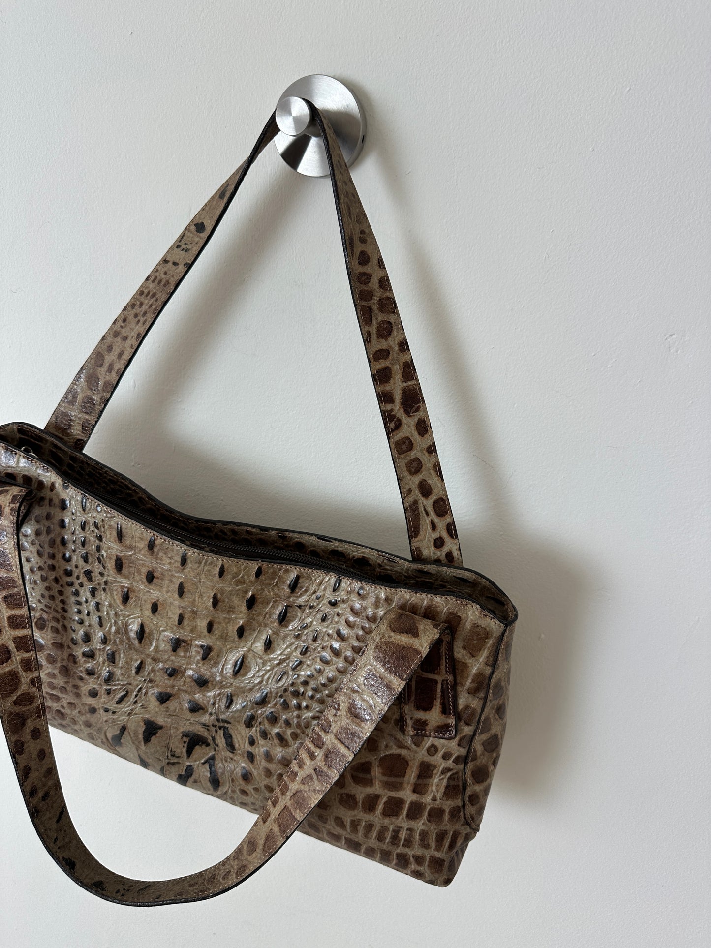 Croc embossed leather bag | Brown