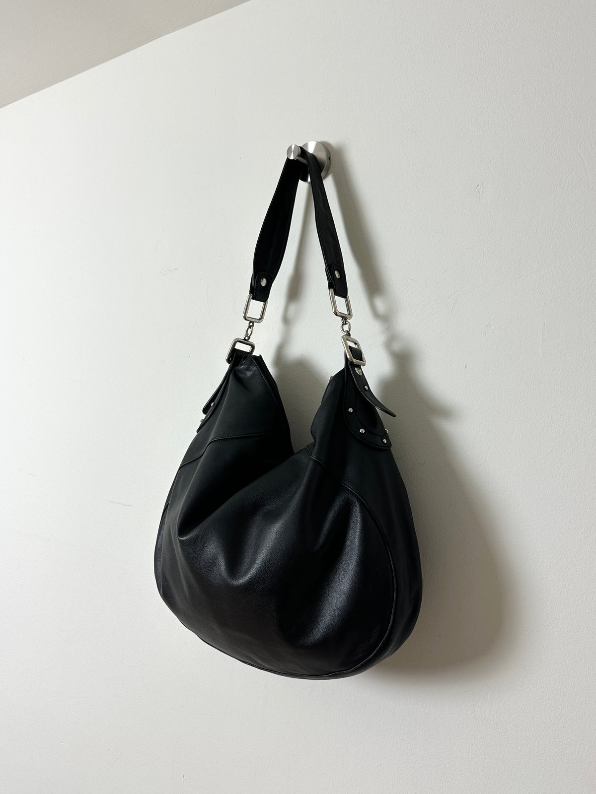 Leather shoulder bag | Black
