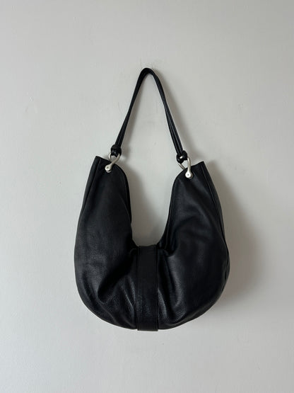 Leather shoulder bag | Black