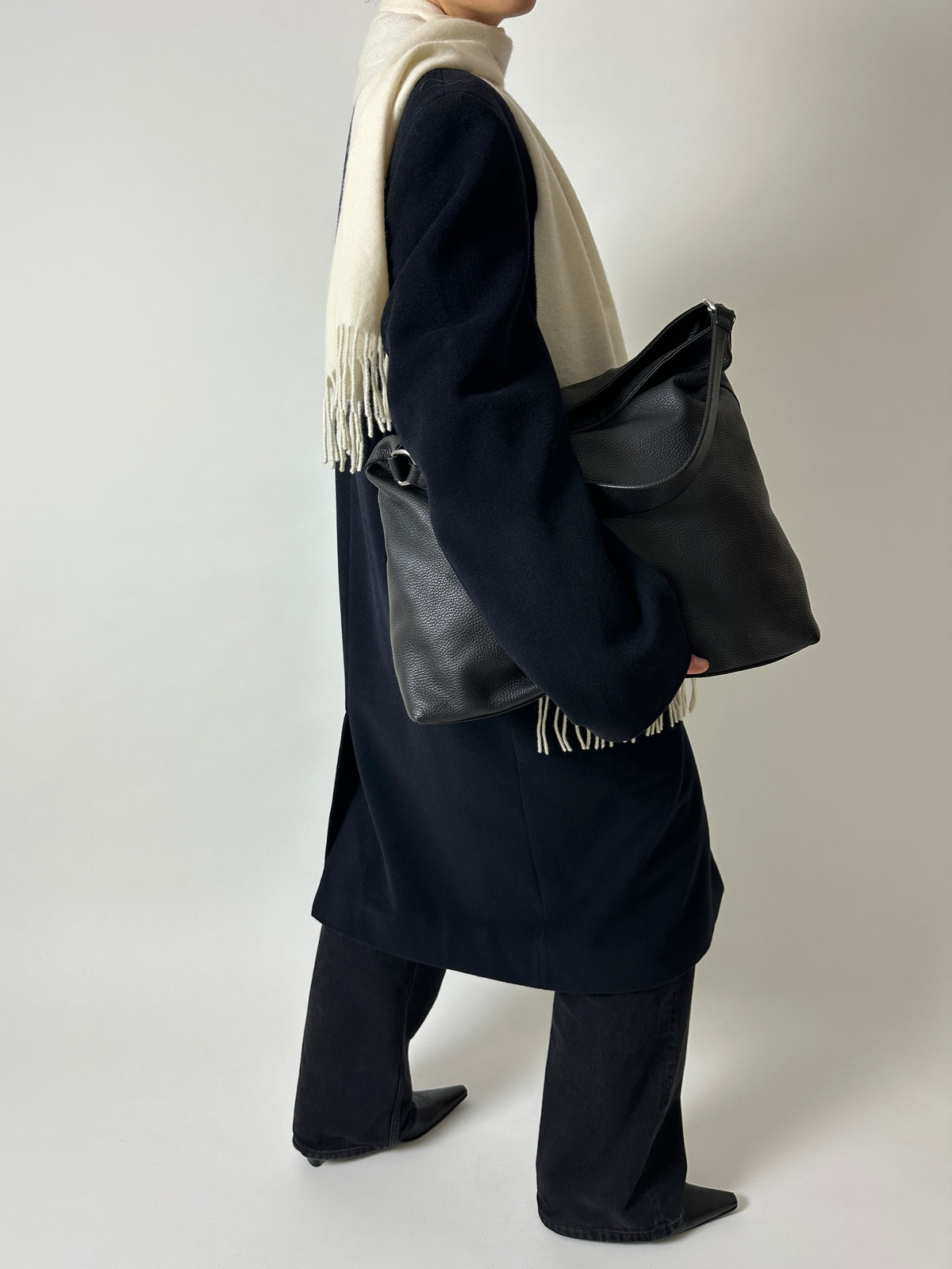 Leather shoulder bag | Black
