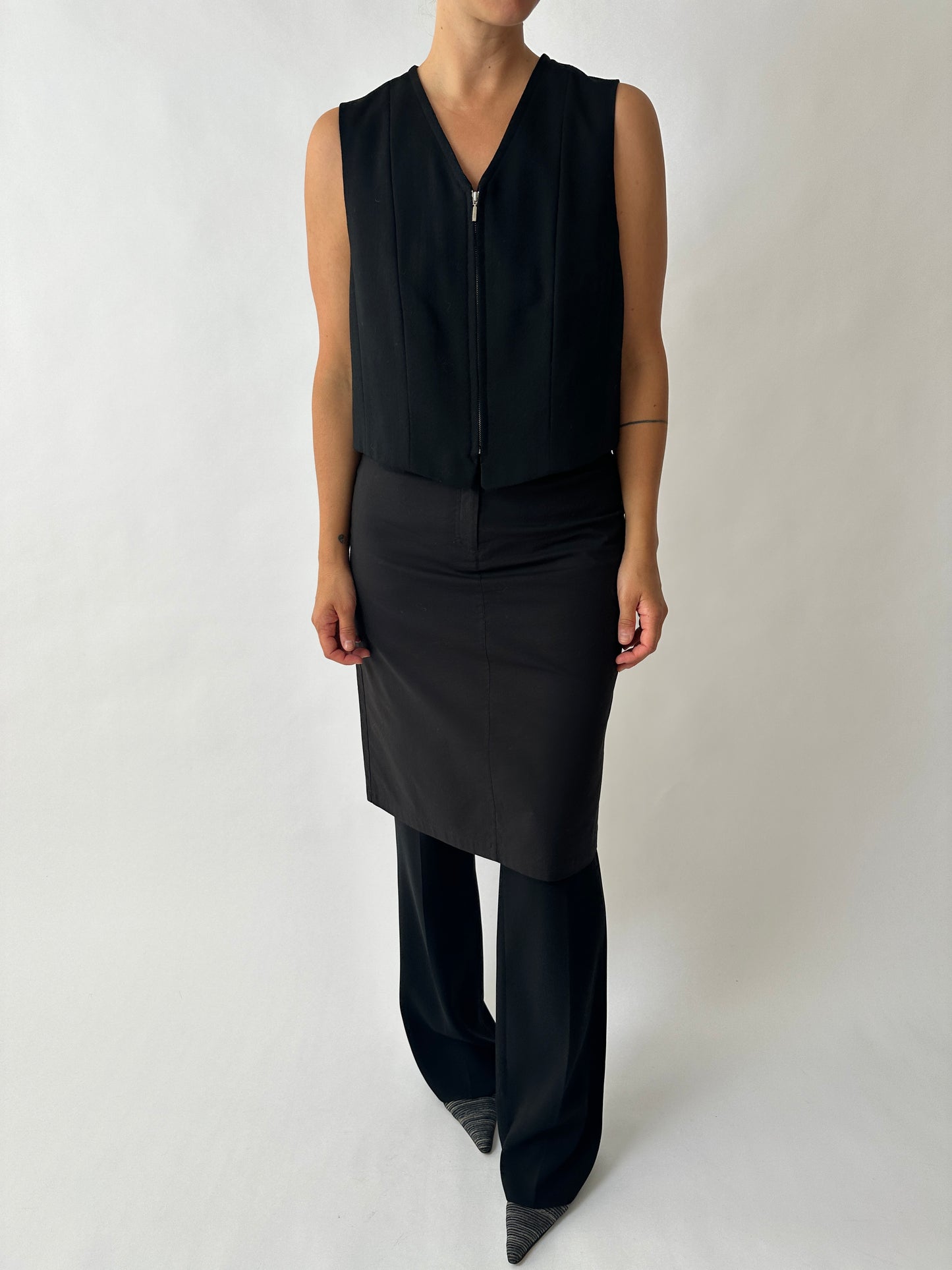 Zip sleeveless vest | Black