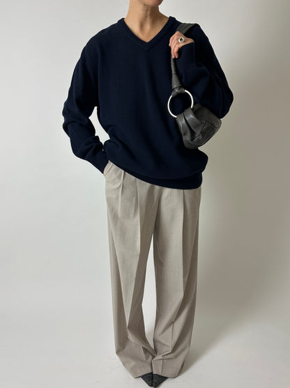 Wool v-neck jumper | Dark blue