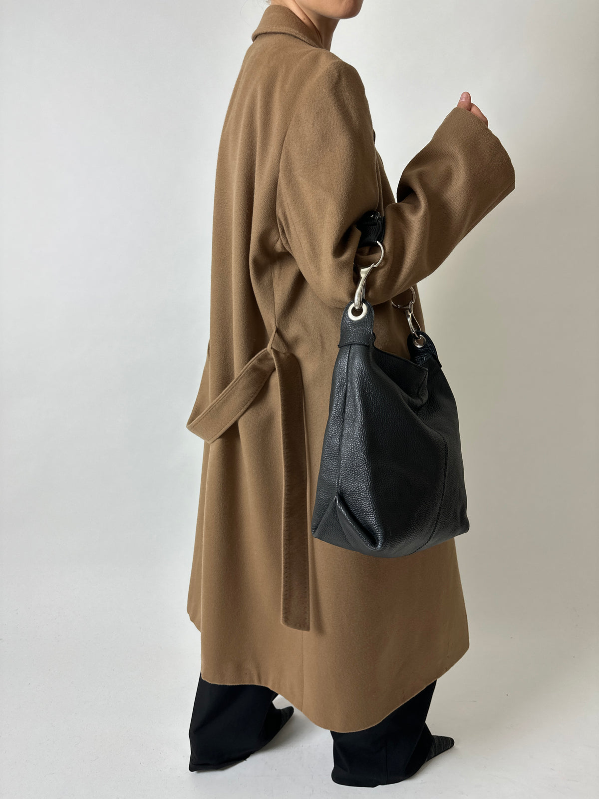 Leather shoulder bag | Black