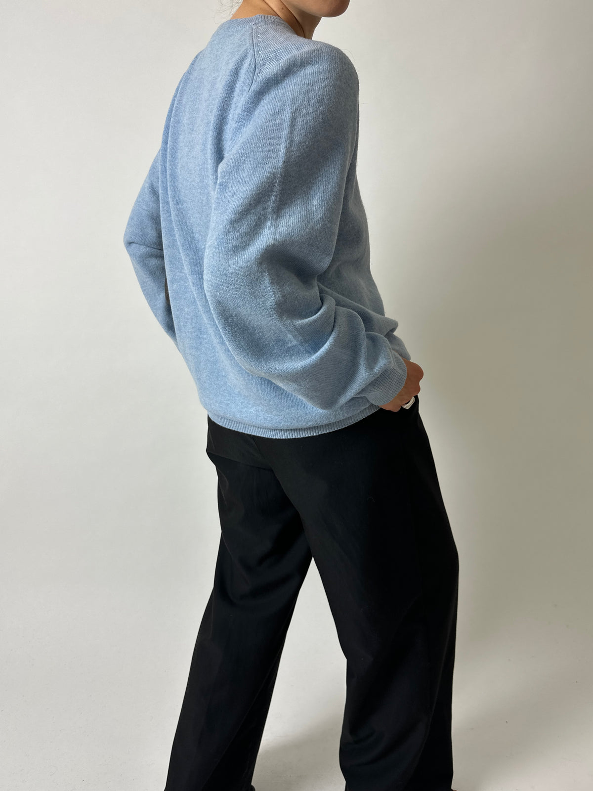 Wool v-neck jumper | Light blue