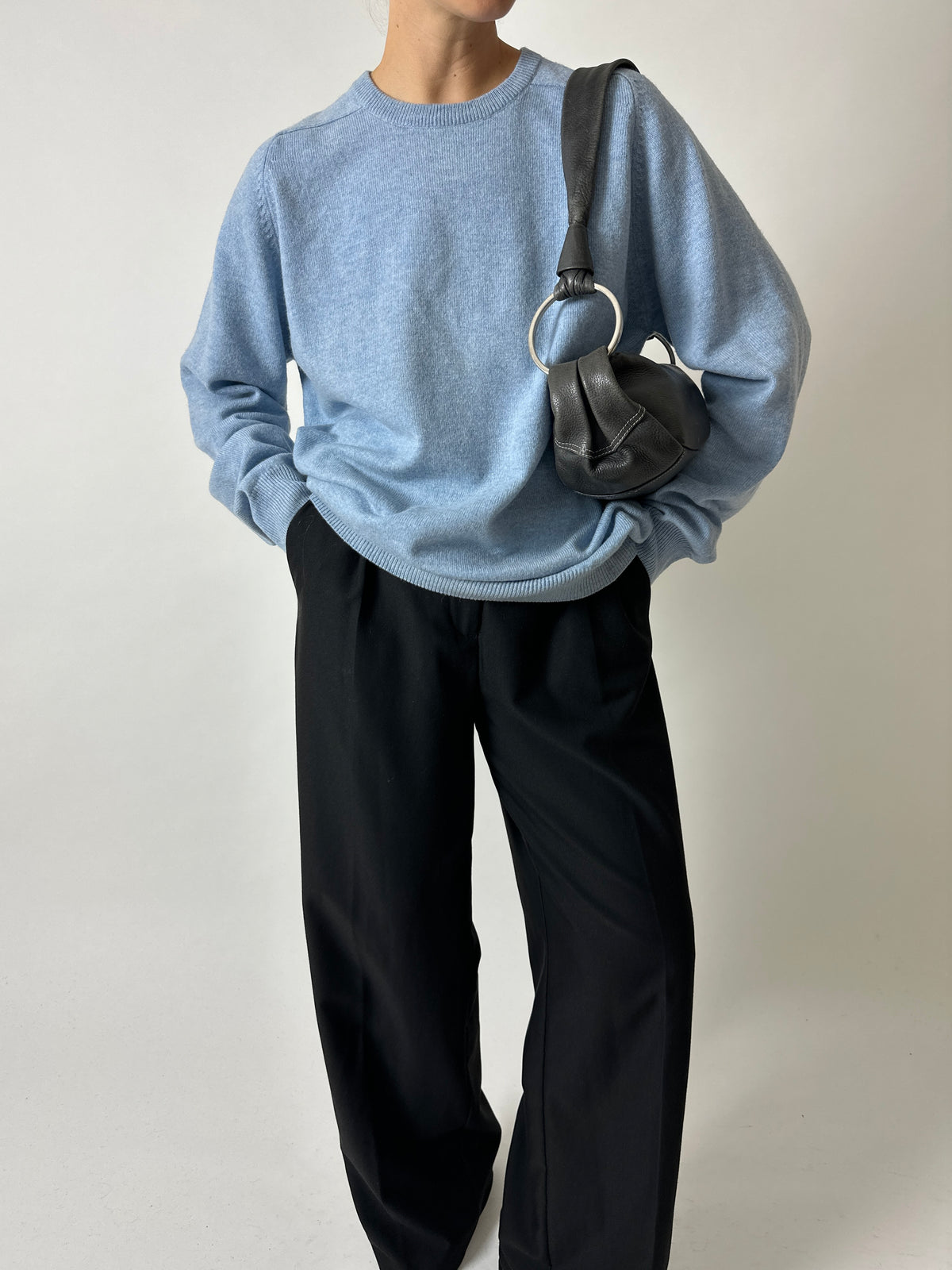 Wool v-neck jumper | Light blue