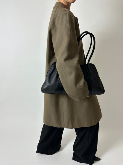 Leather shoulder bag | Black
