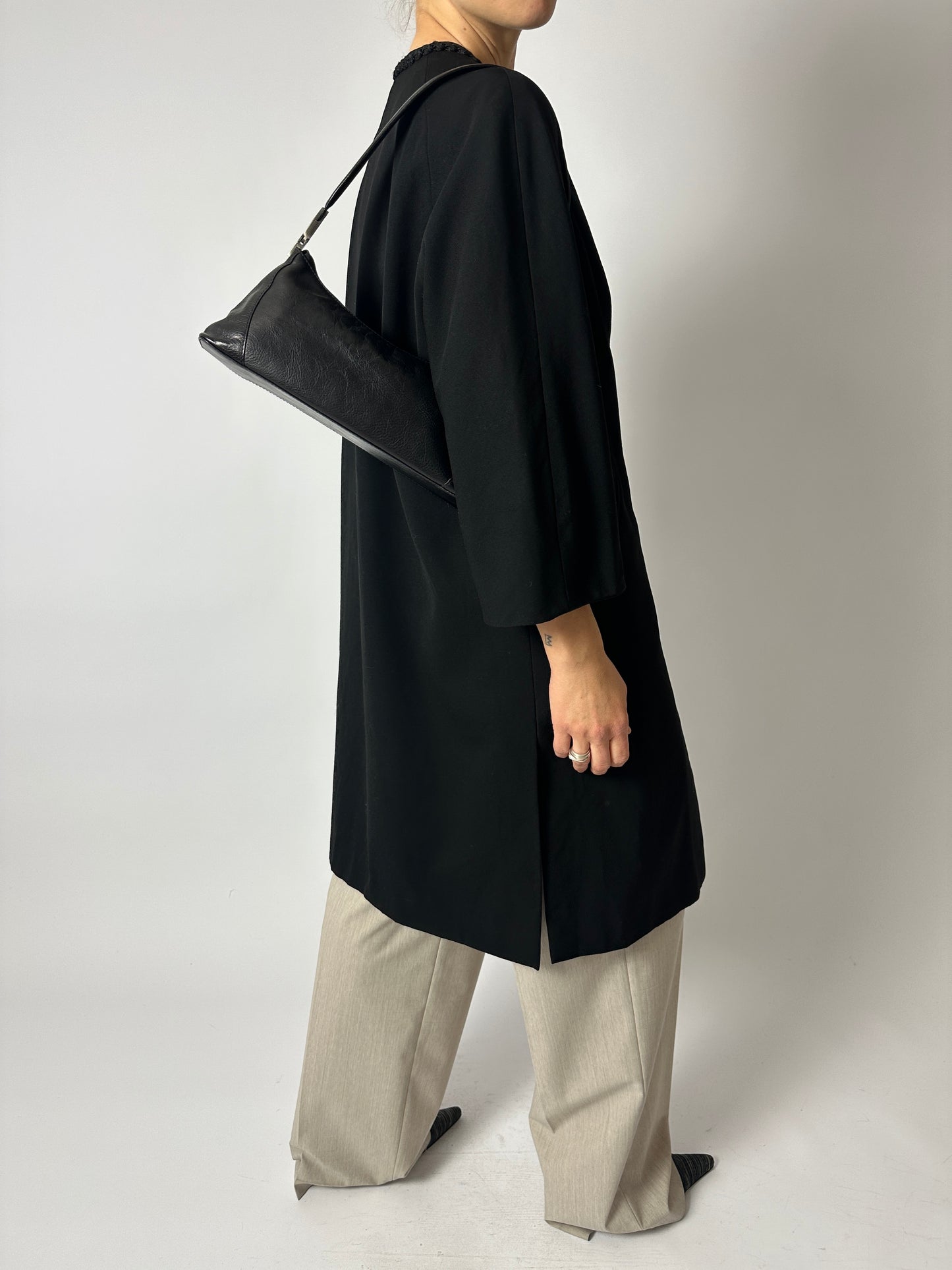 Leather shoulder bag | Black