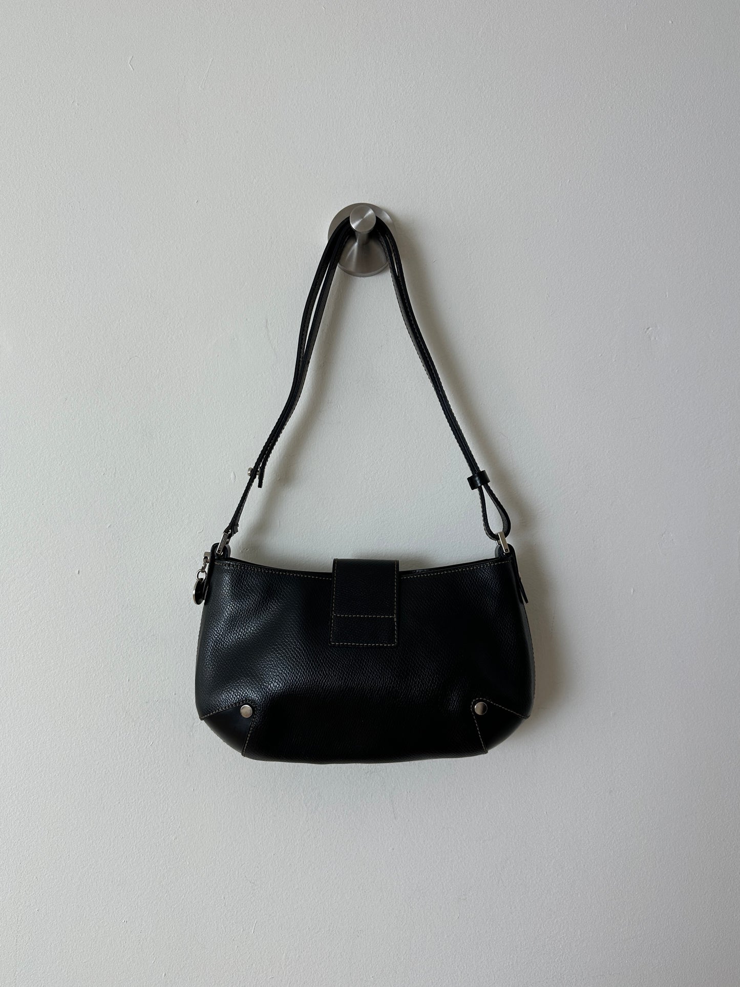 Leather shoulder bag | Black