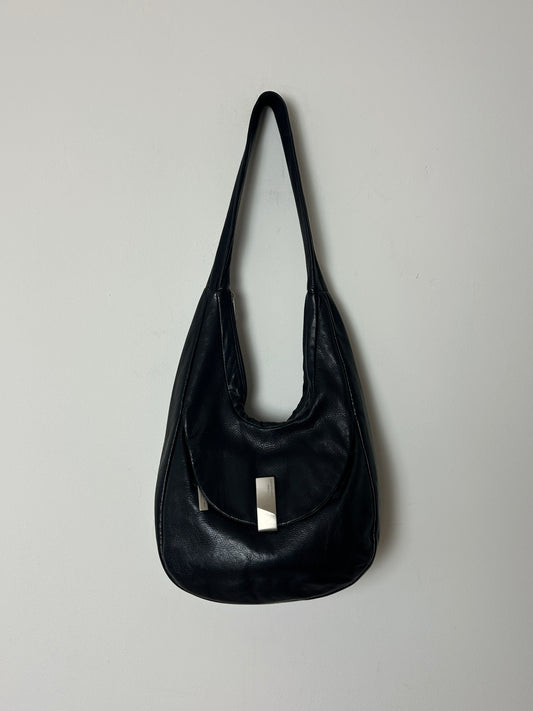 Leather shoulder bag | Black