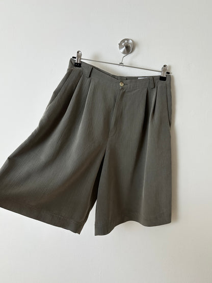 High waist shorts | Soft green