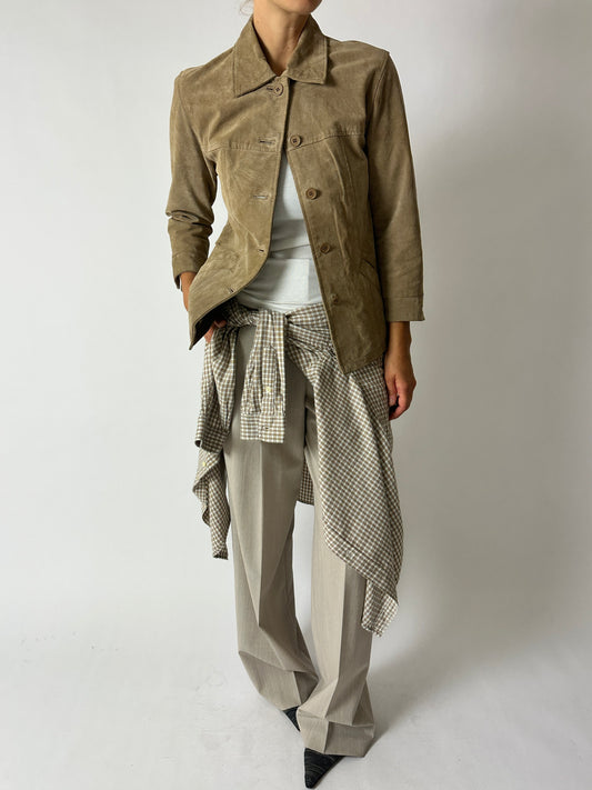 Vintage suede jacket in sand brown a minimalistic silhouette for a modern timeless wardrobe curated by NYN