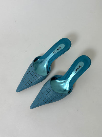 Leather pointy mules | Light Blue