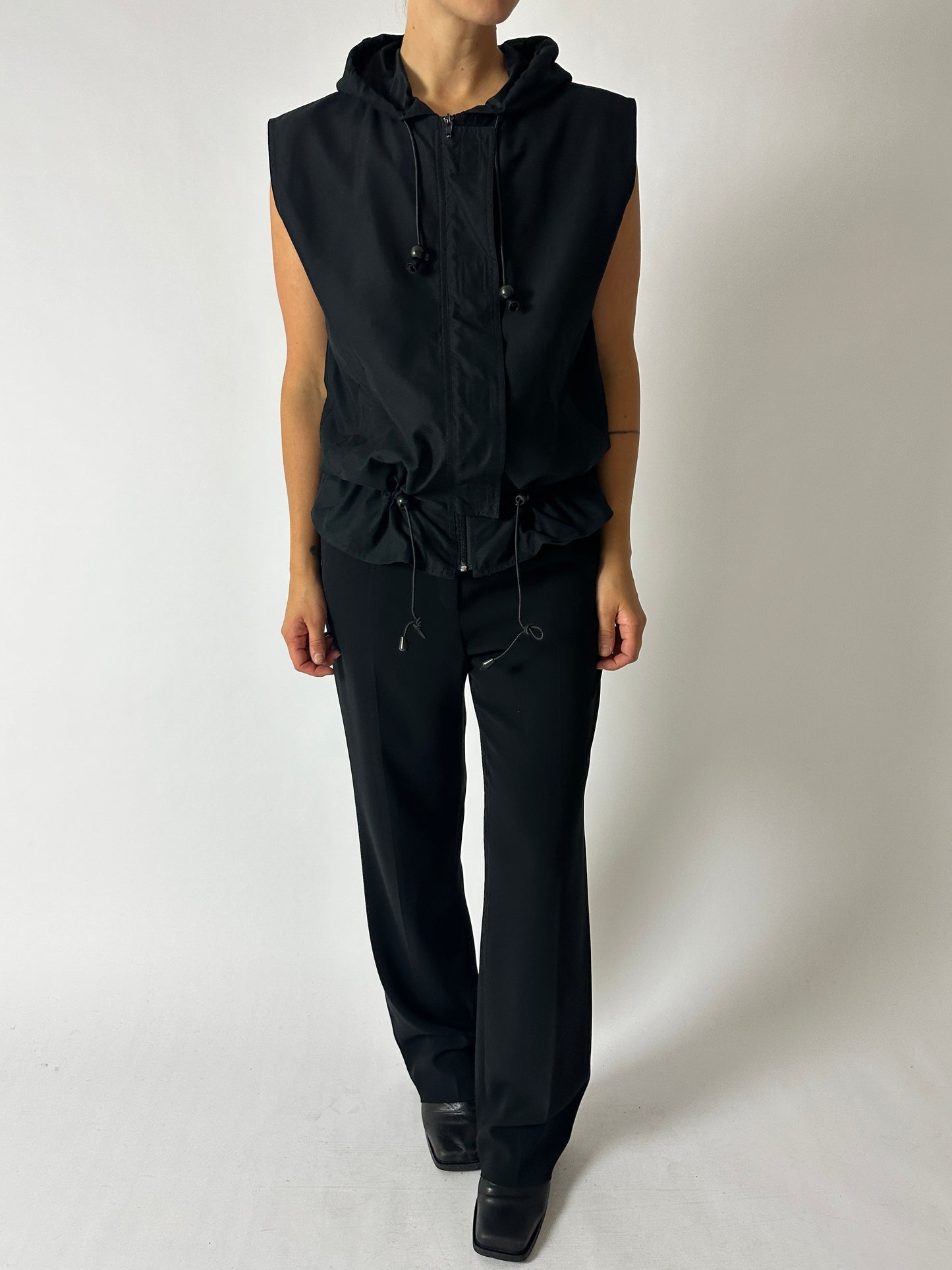 Hooded zip vest | Black