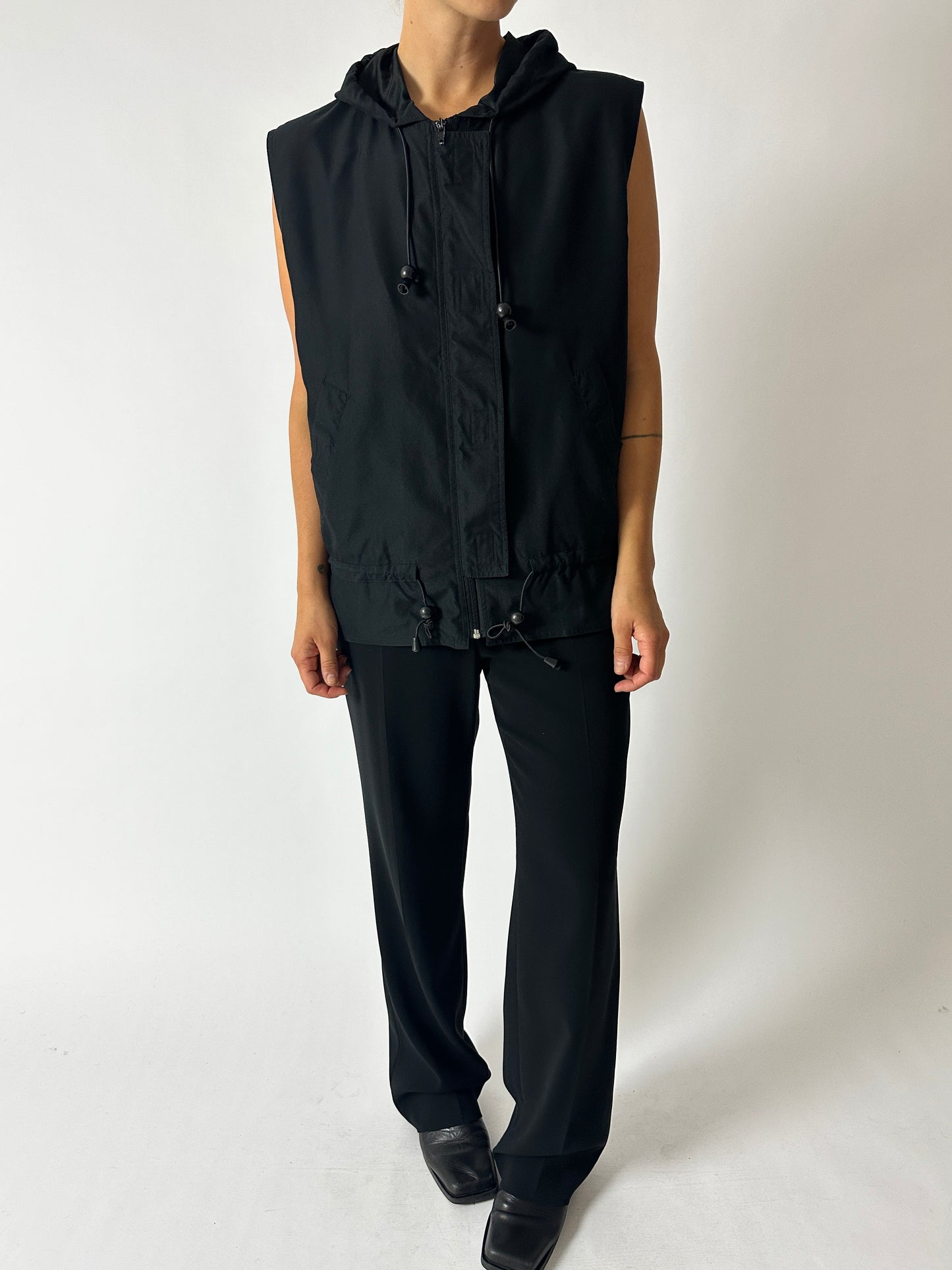Hooded zip vest | Black