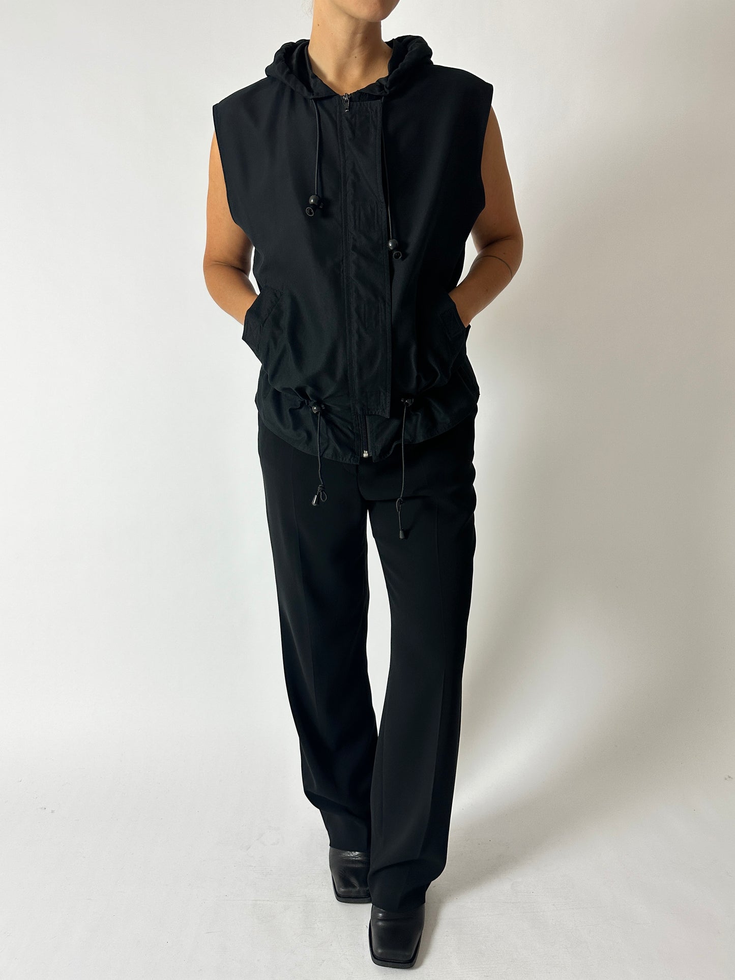 Hooded zip vest | Black
