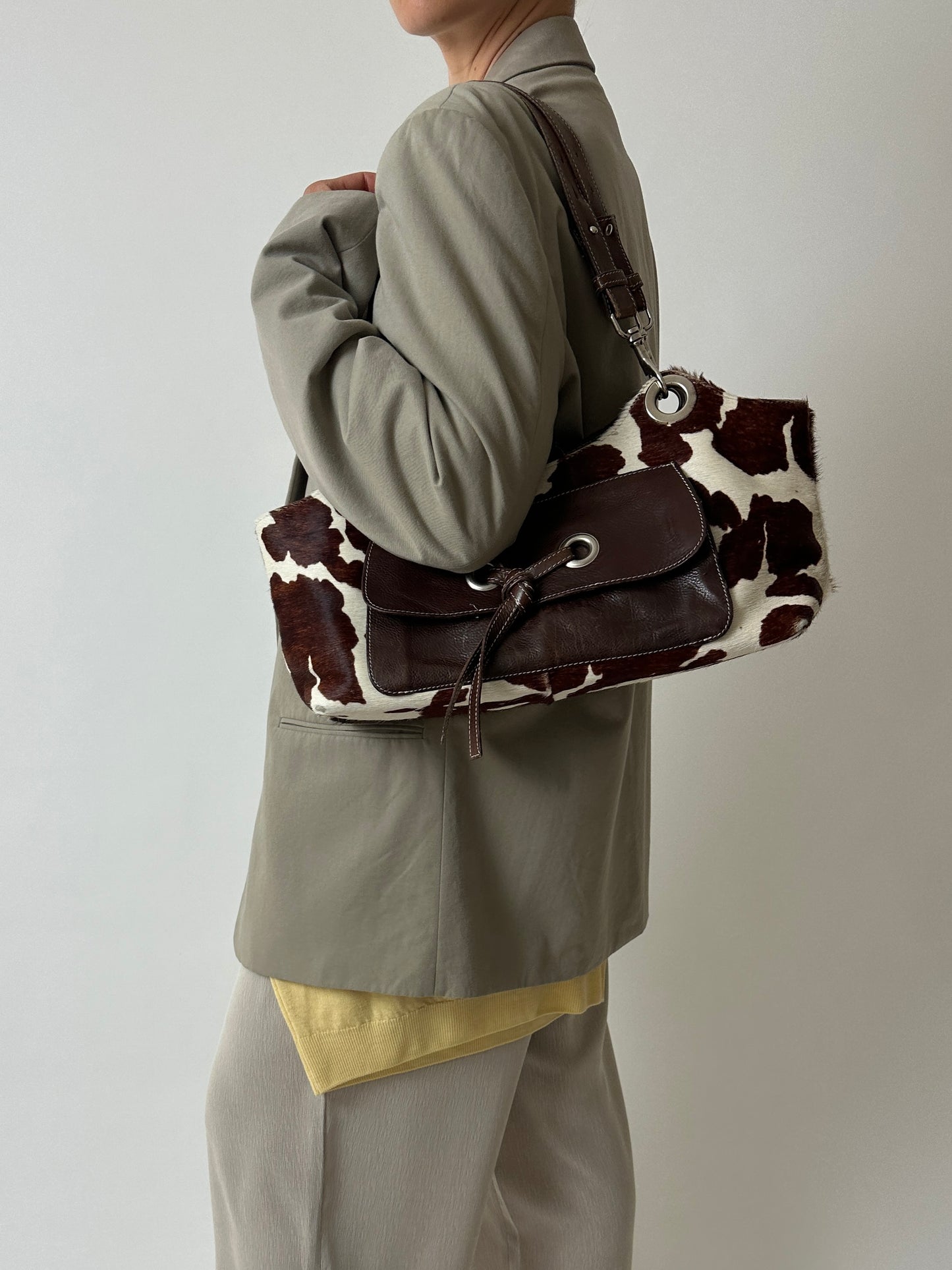 Cow leather shoulder bag | Brown