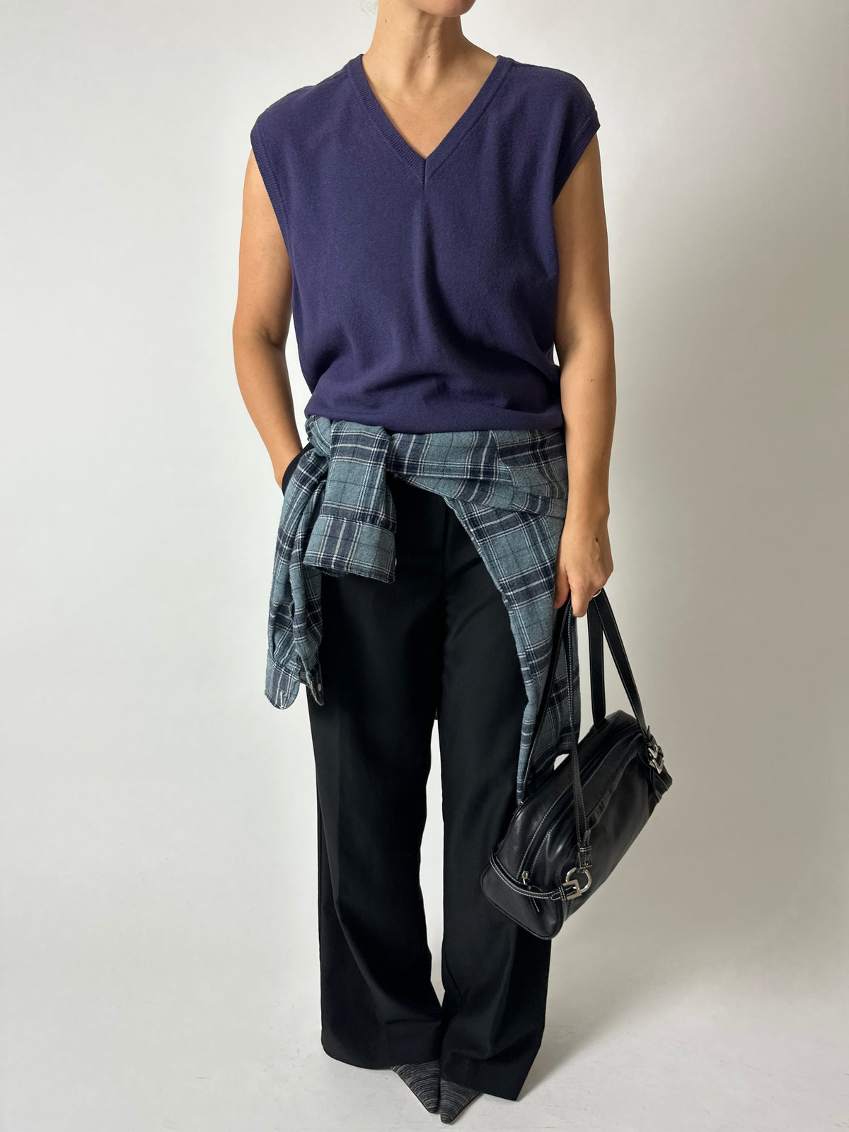 Wool v-neck vest | Purple