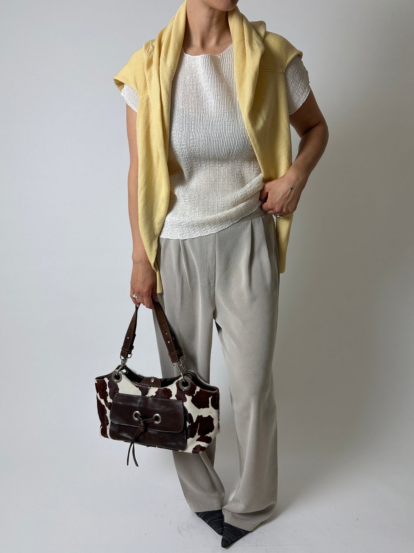 Wool  v-neck sweater | Soft yellow