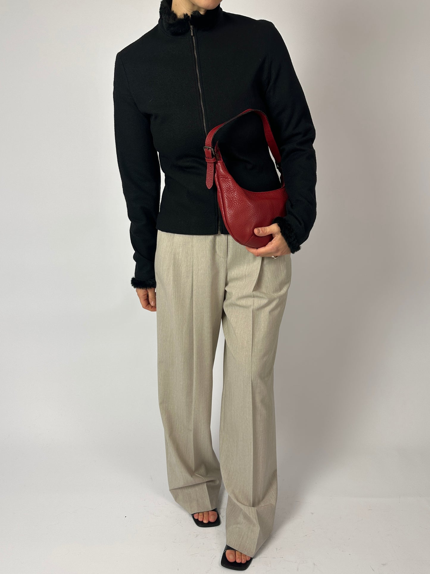 Wool fur detailed zip vest | Black