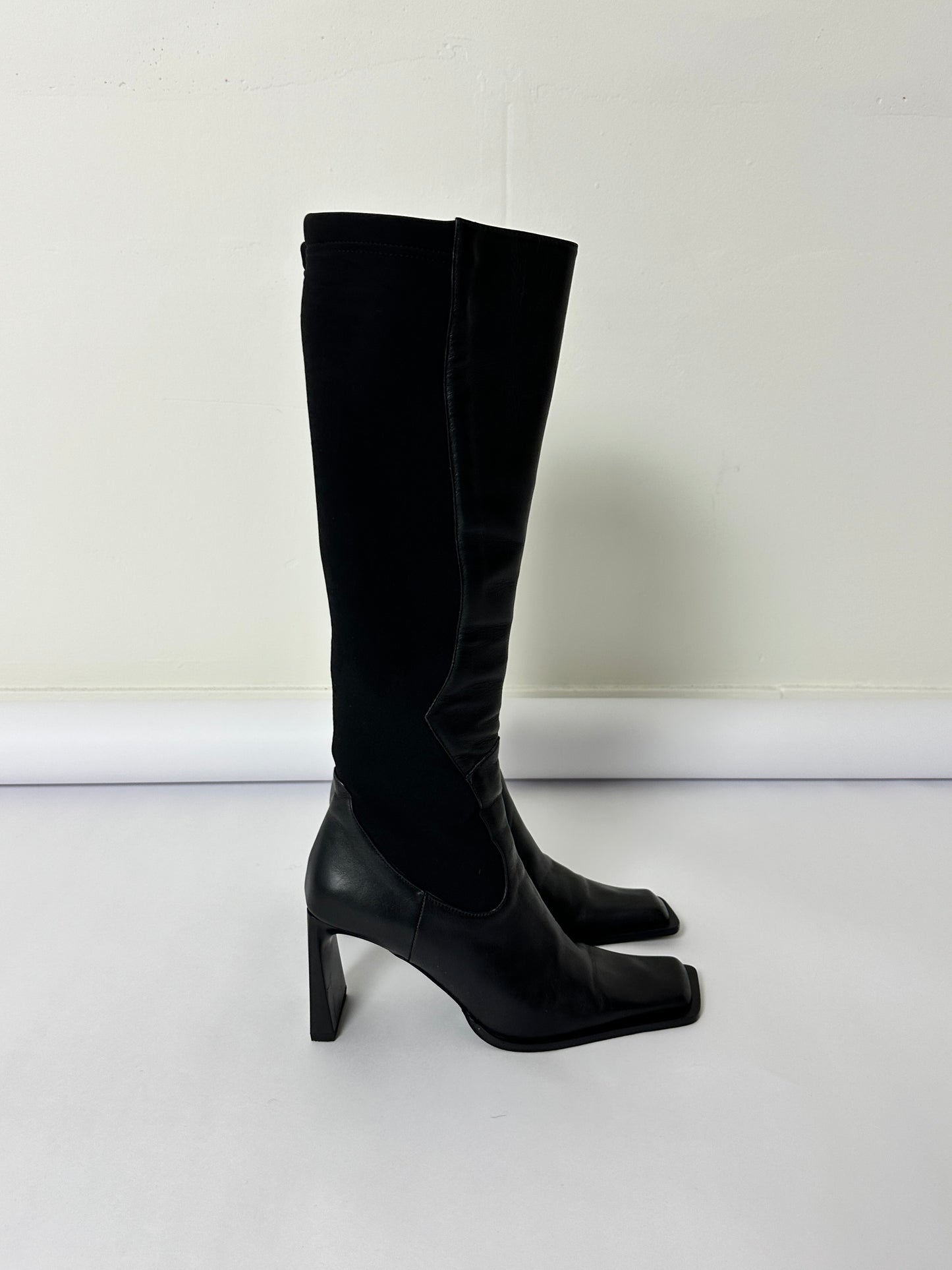 Leather heeled boots | Black