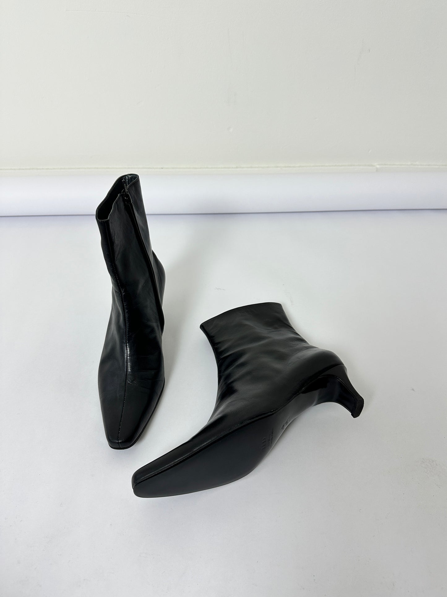 Leather ankle boots | Black
