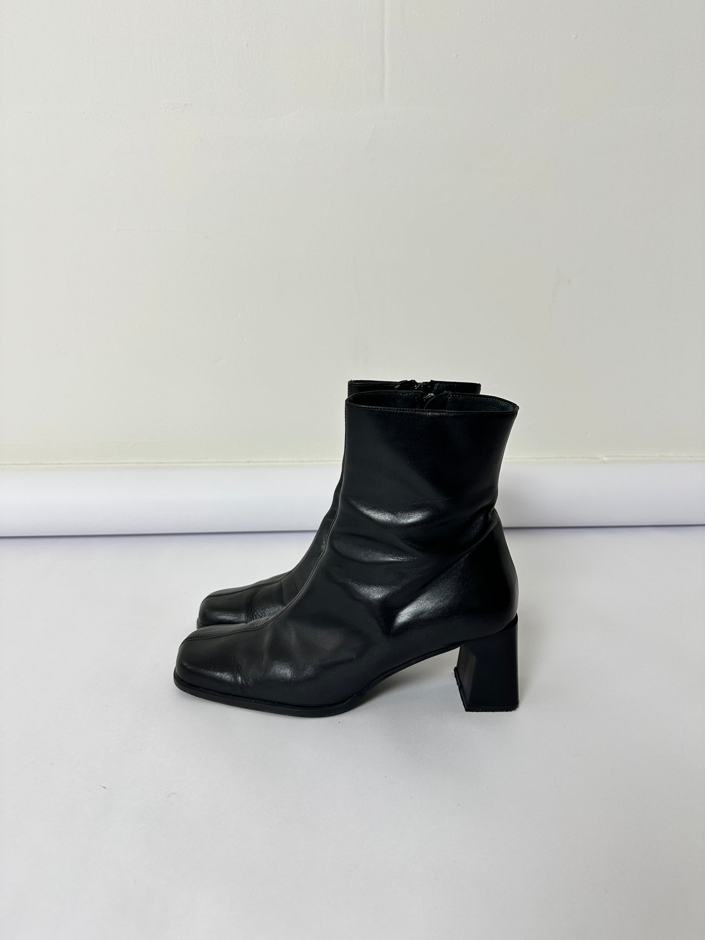 Leather ankle boots | Black