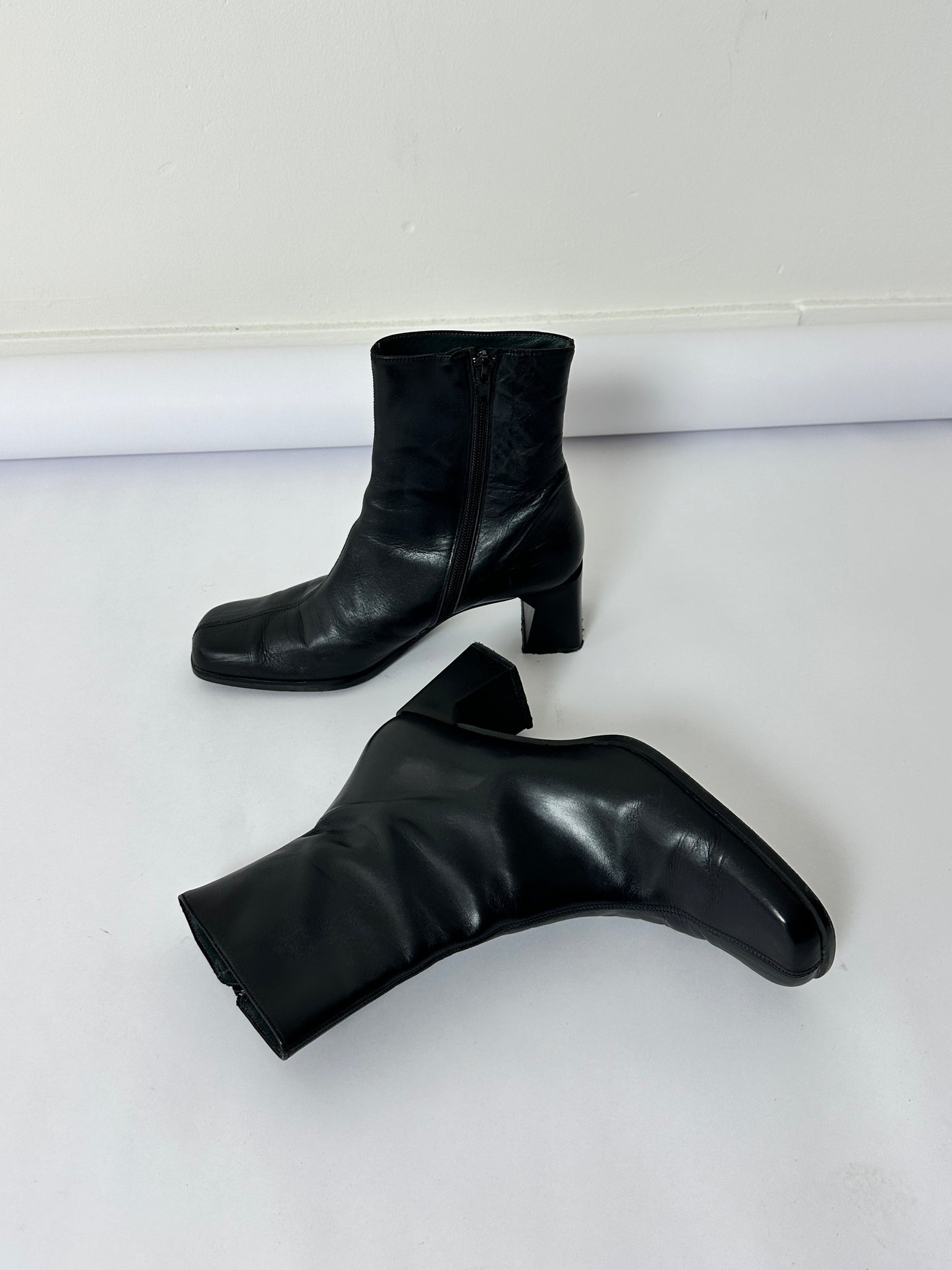 Leather ankle boots | Black