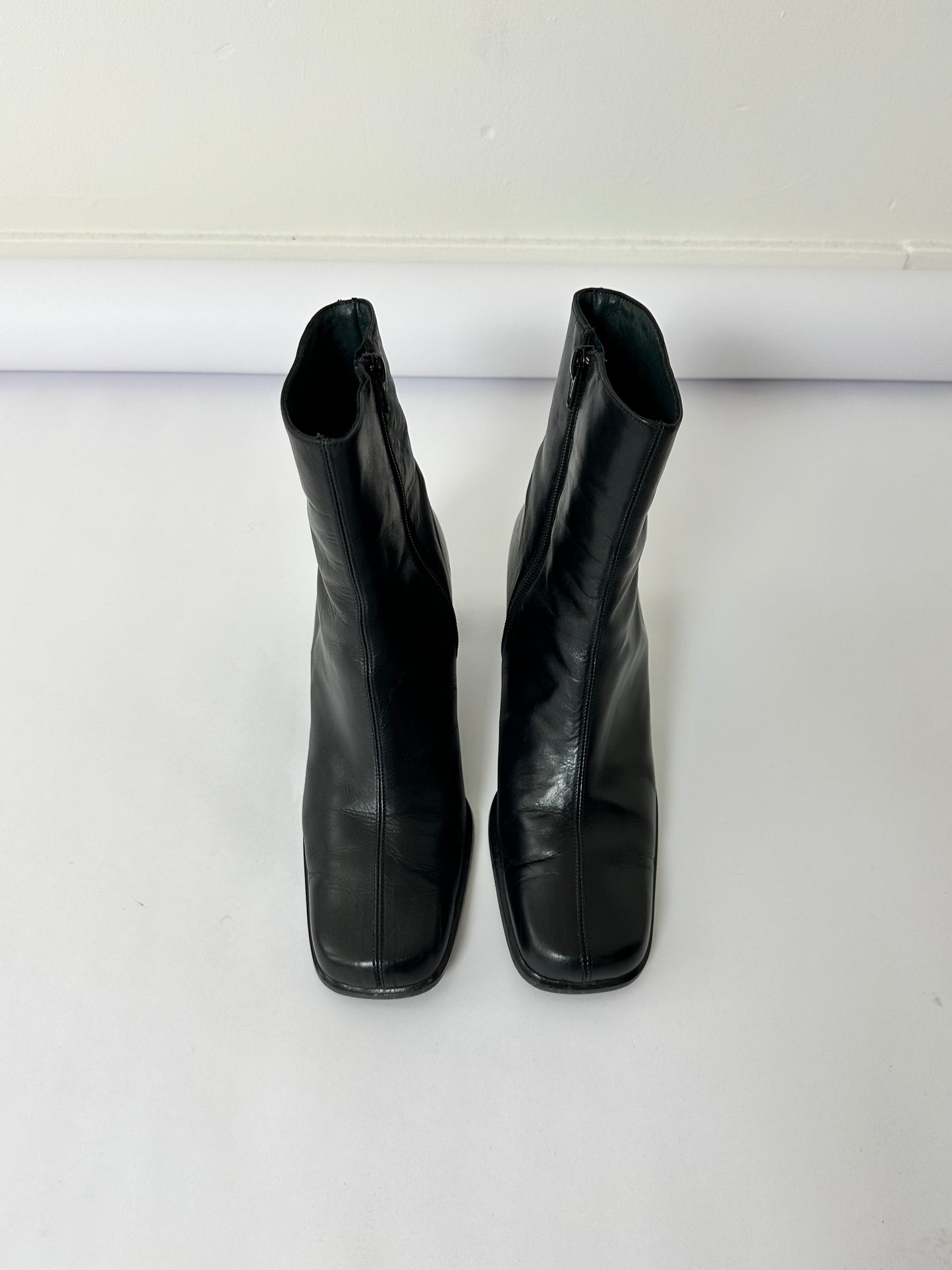Leather ankle boots | Black