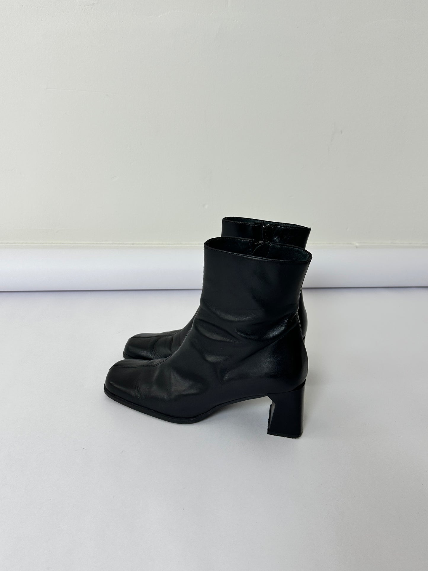Leather ankle boots | Black