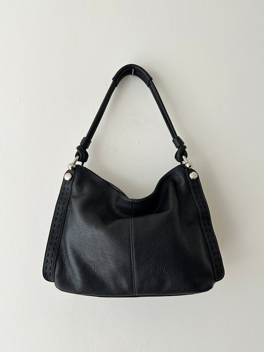 Leather shoulder bag | Black
