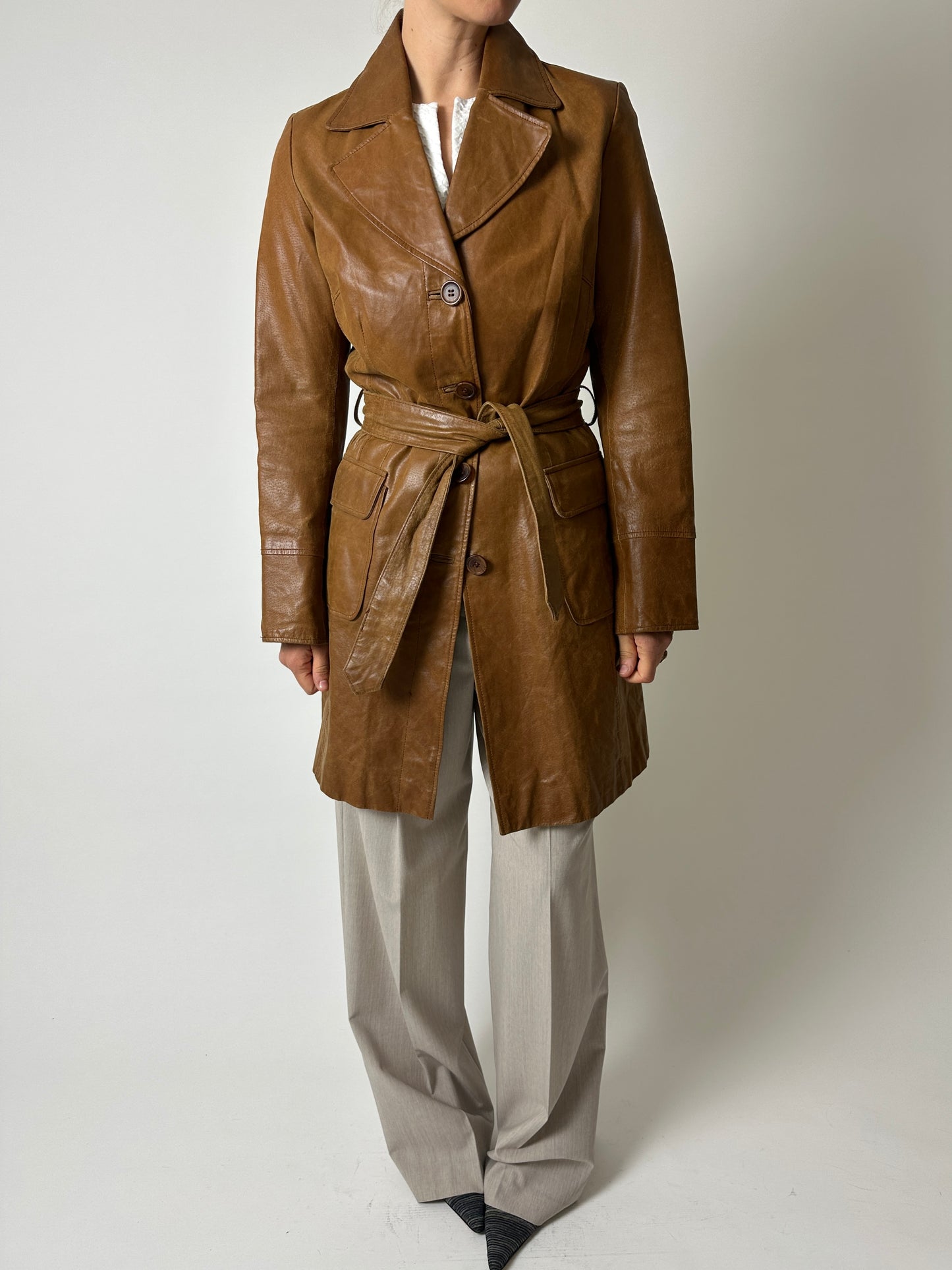 Leather belted coat | Cognac