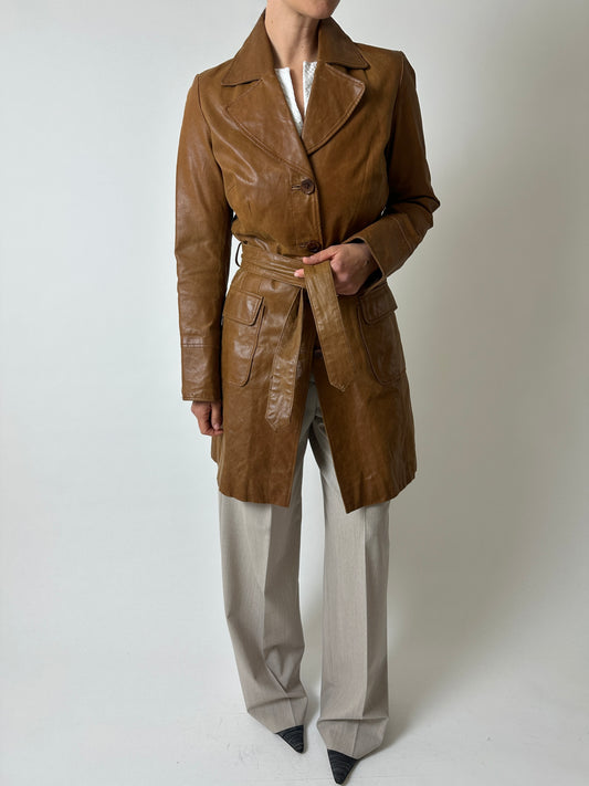 Leather belted coat | Cognac