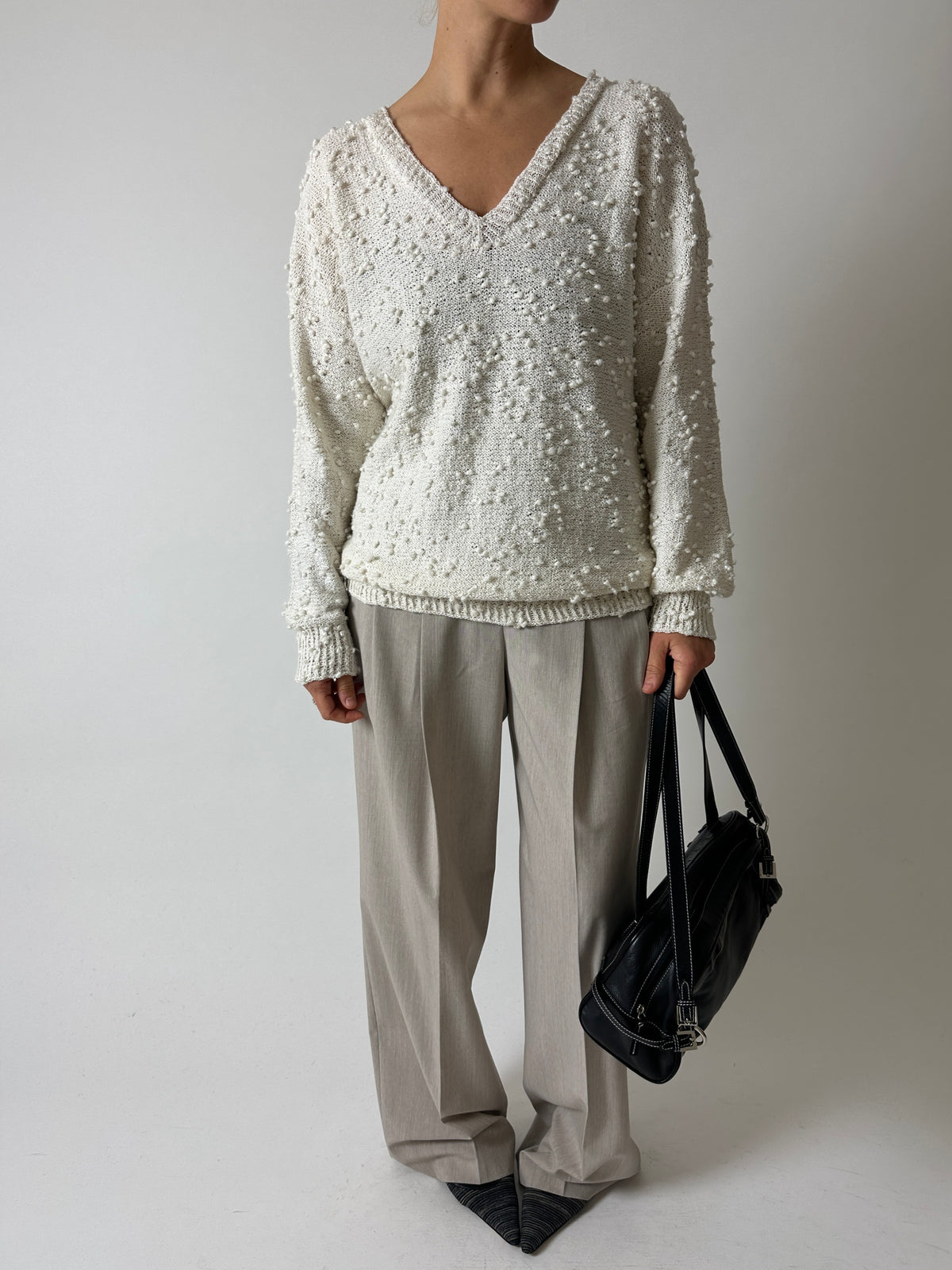 V-neck detailed sweater | Off white