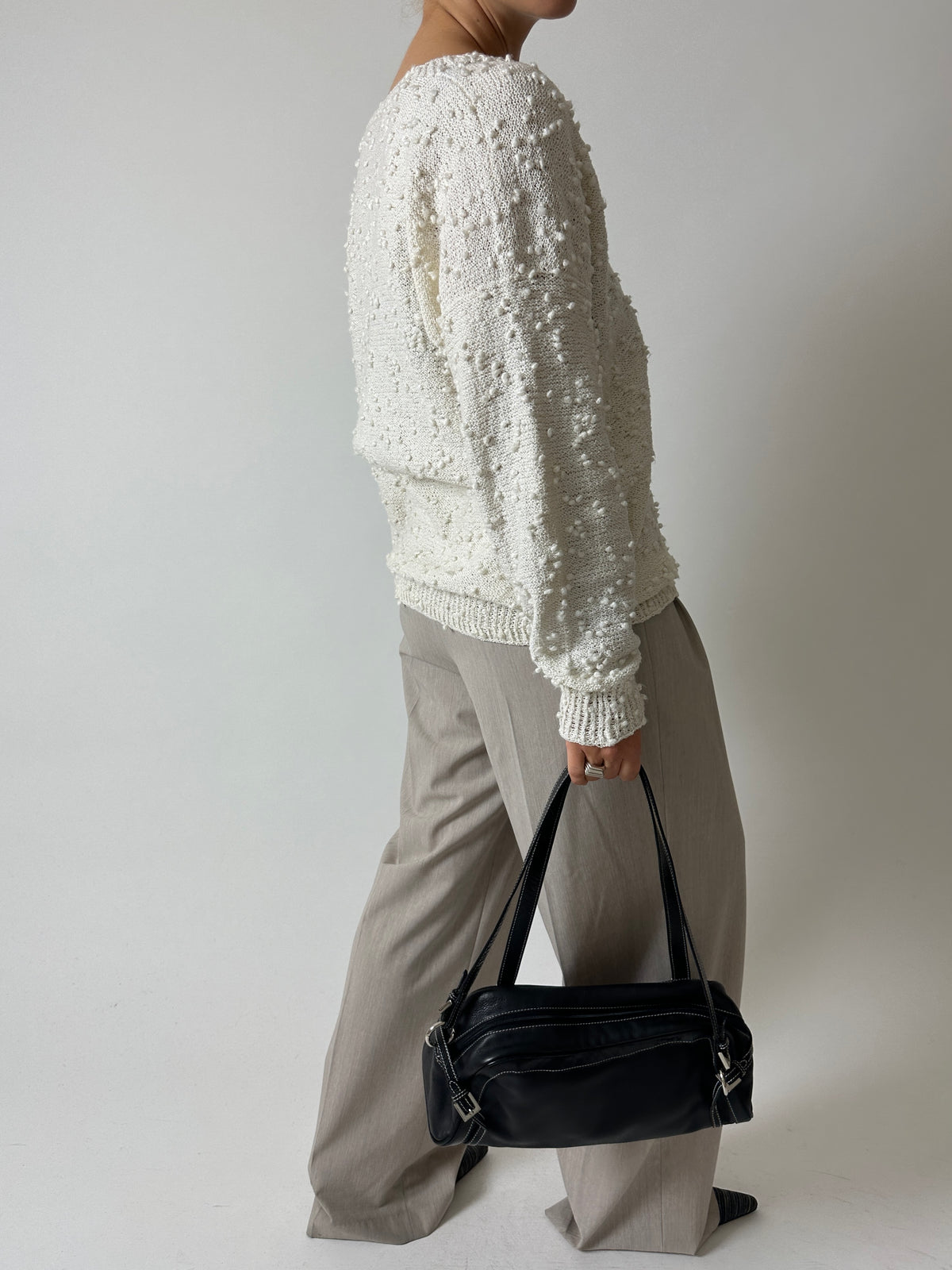 V-neck detailed sweater | Off white