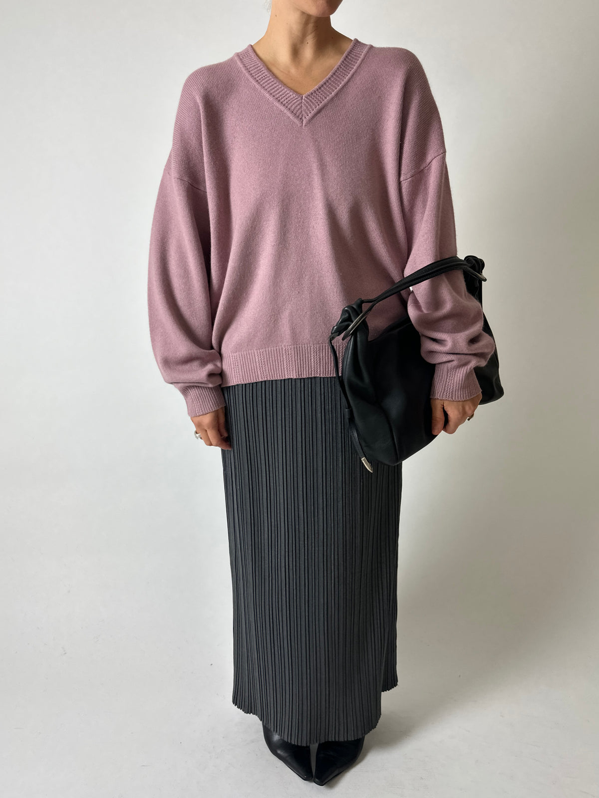 Cashmere silk v-neck jumper | Dusty Mauve