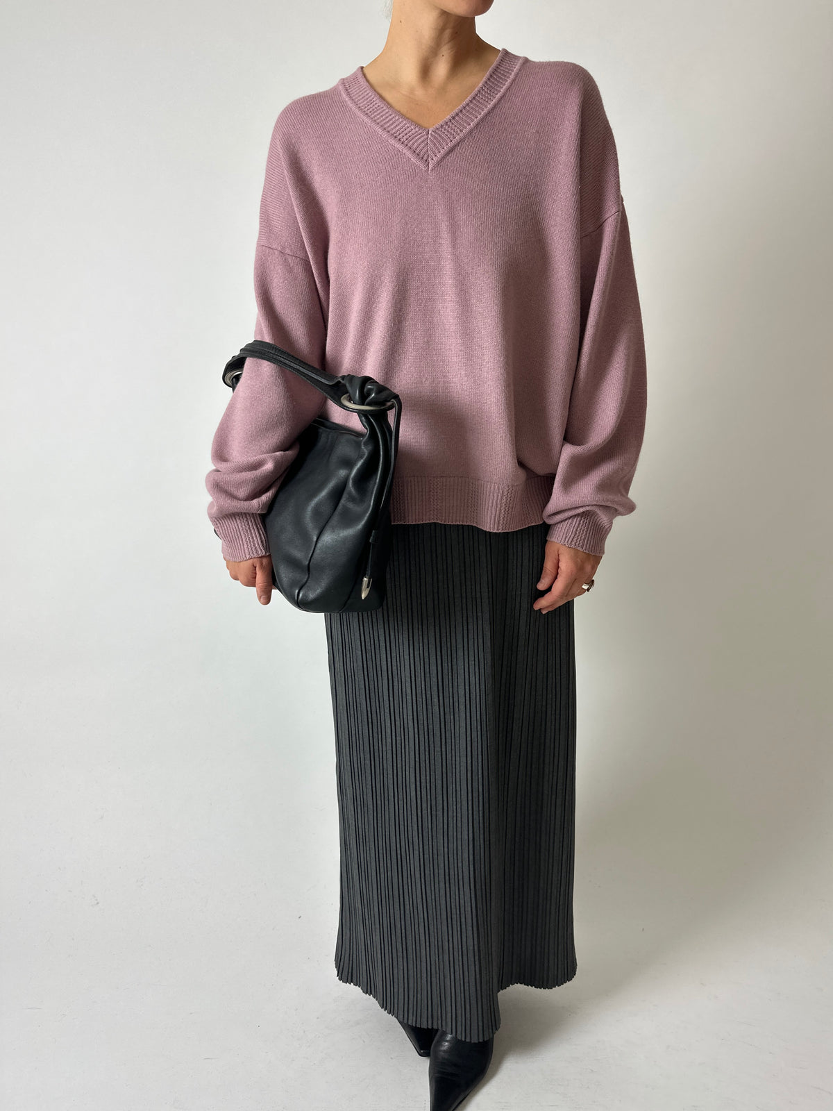 Cashmere silk v-neck jumper | Dusty Mauve