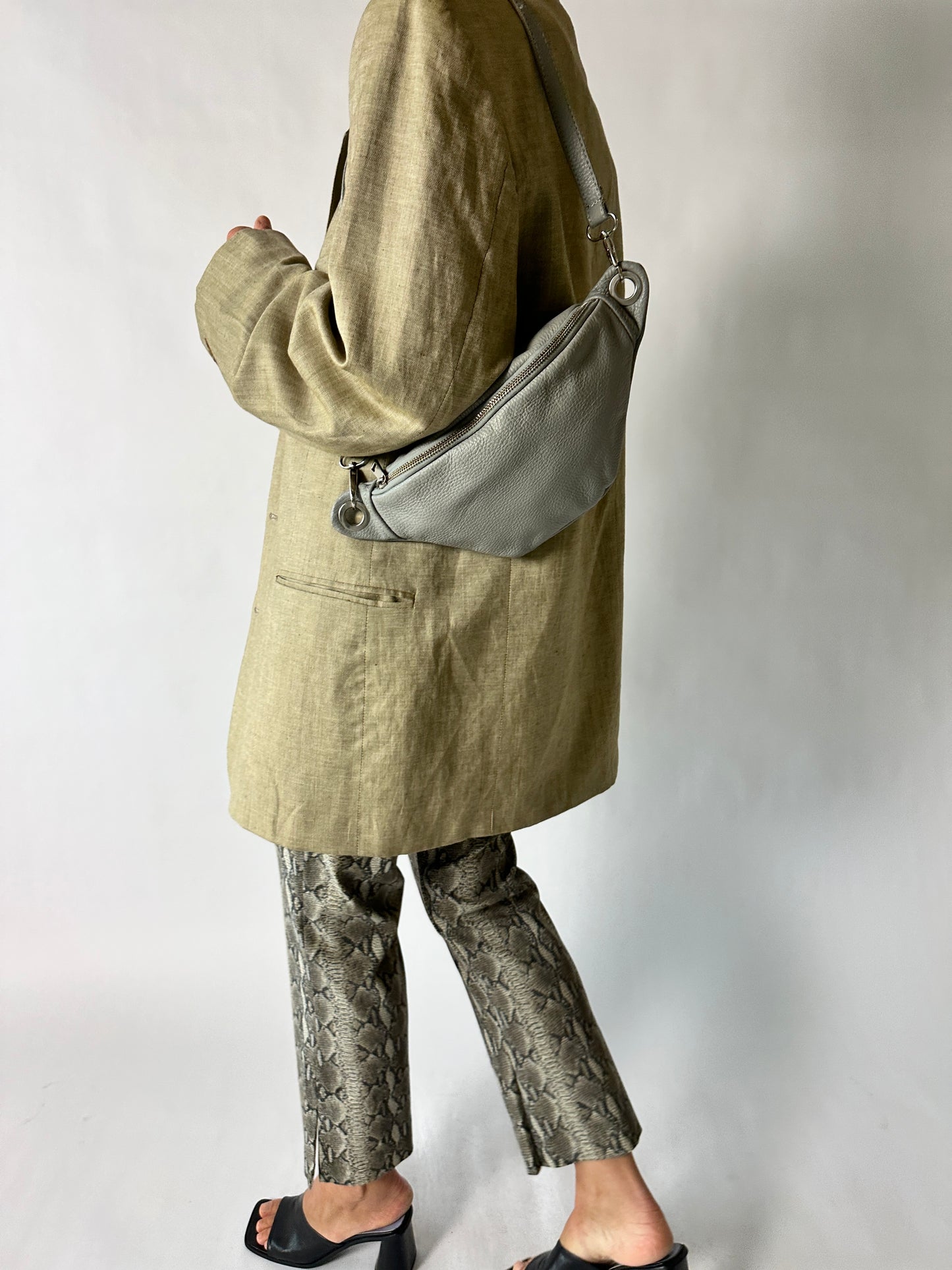 Leather belt bag | Soft grey